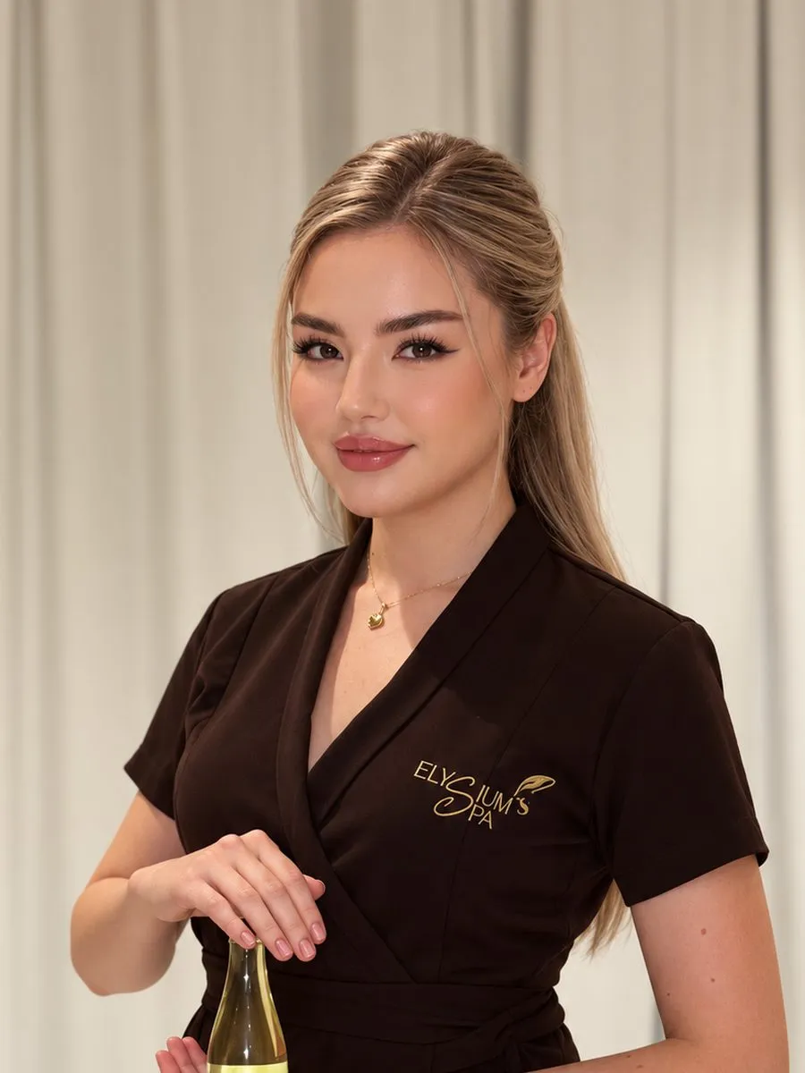 Sasha من روسيا — من فريق المعالجين في إليسيوم بريميوم سبا